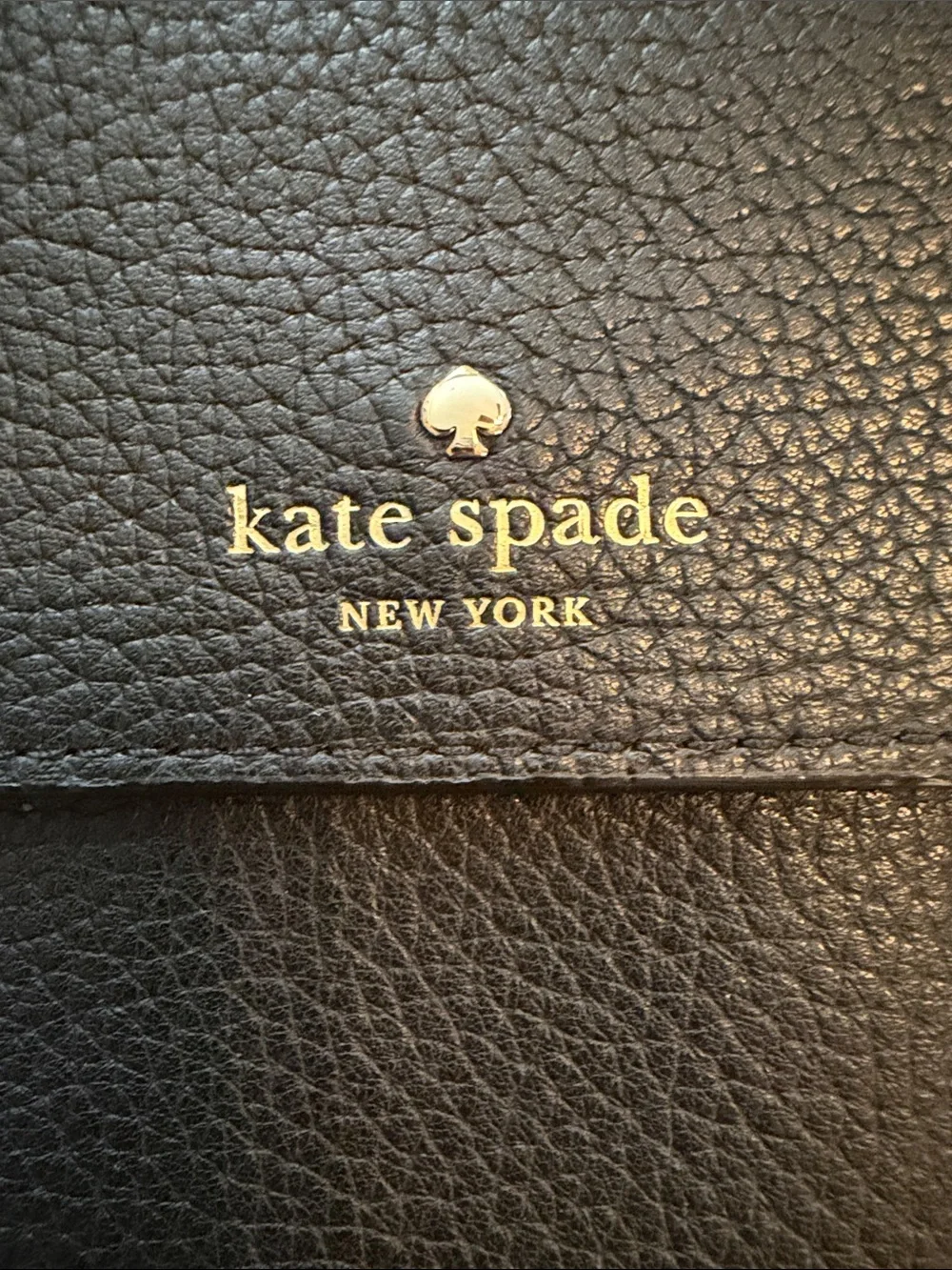 kate spade Black Pebbled Leather Crossbody Phone Pouch with Gold Chain EUC